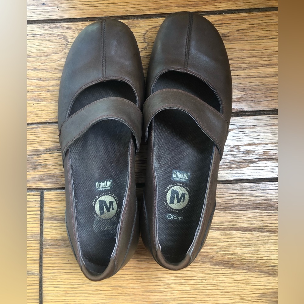 Merrell Brio Olive Brown shoe.